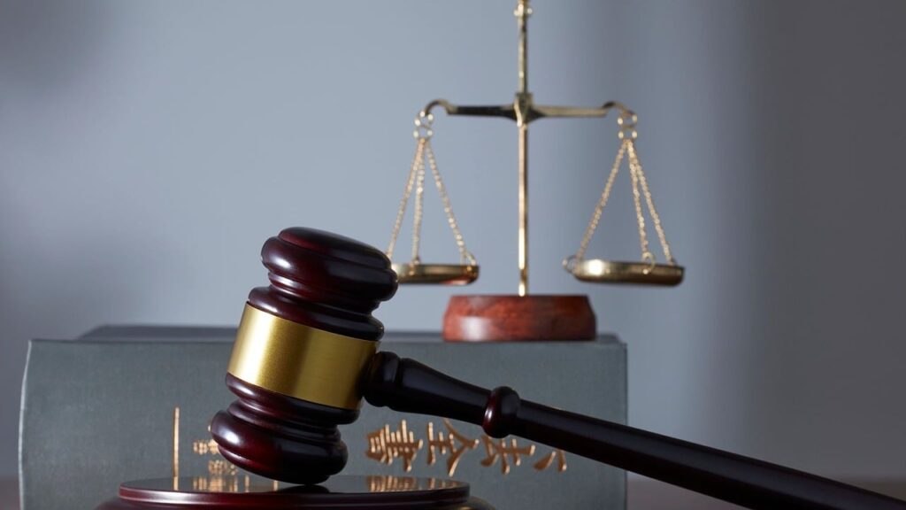 任意整理を考える際に弁護士に無料相談するメリットは？